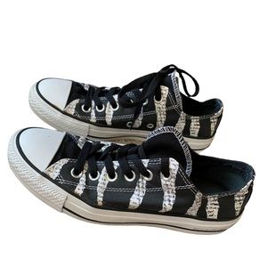 Black and White Newspaper Zebra DT Converse